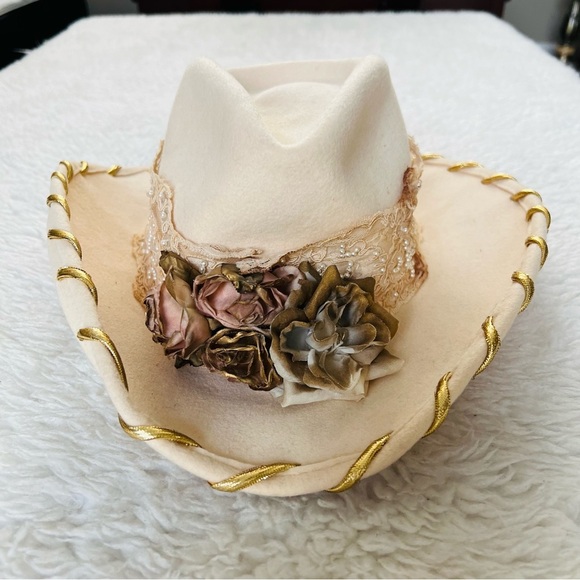 Hooray Henri Wool Cream Off White Floral Ladies Hat - Picture 7 of 16